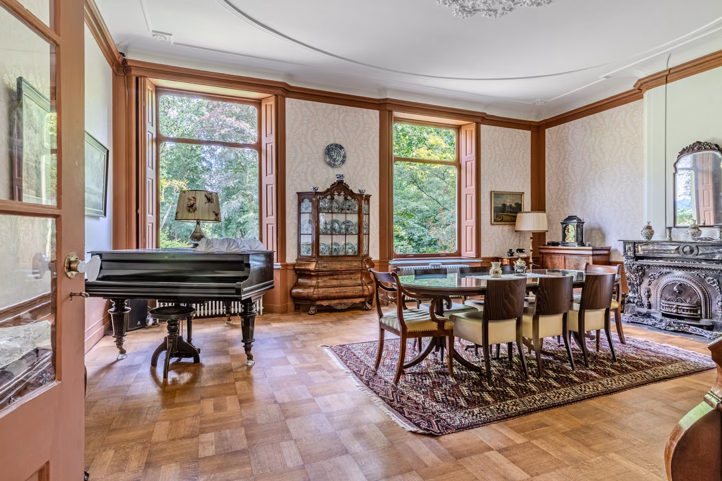 Salon met vleugel in Huis Overcingel, zaalverhuur Assen