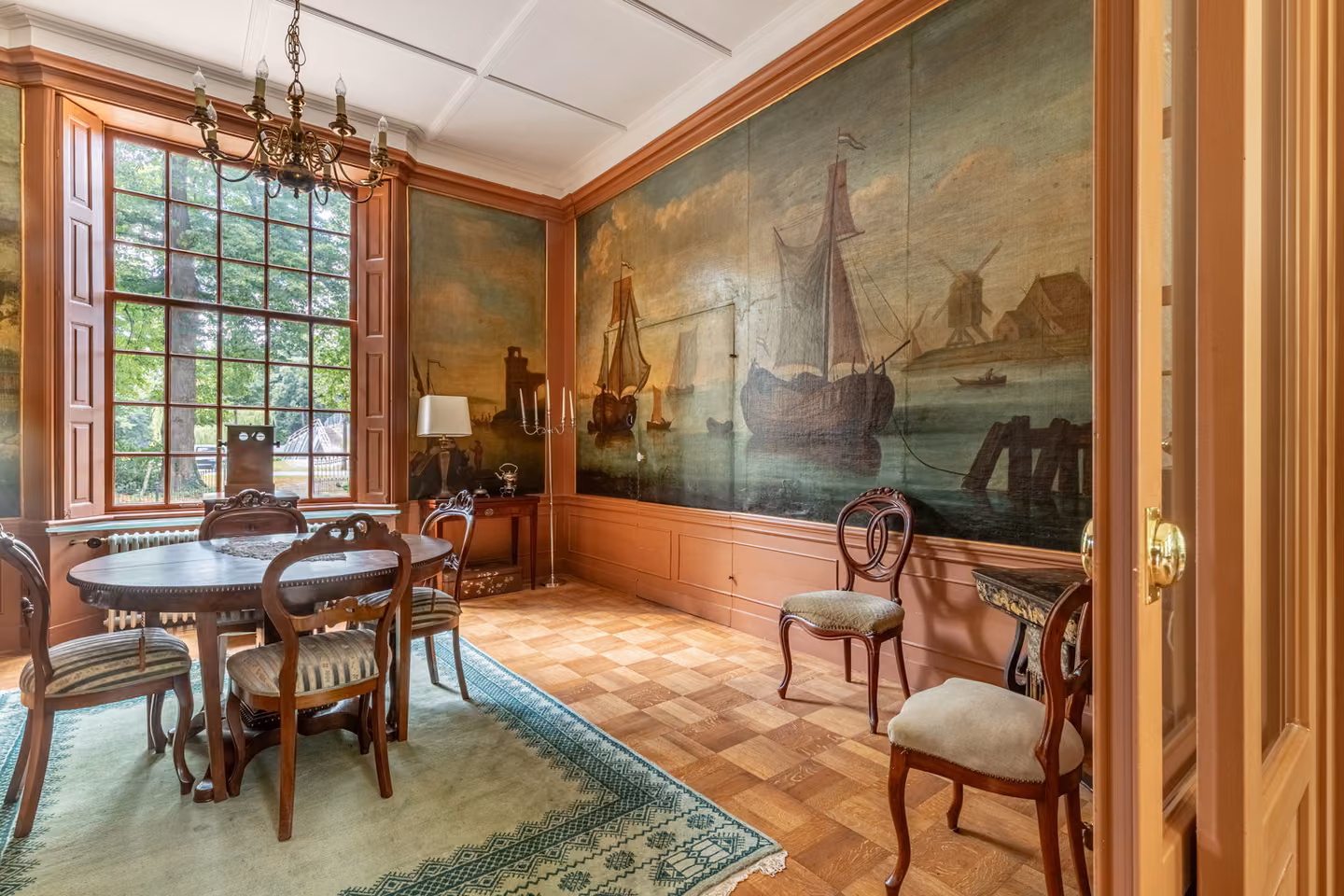 Studeerkamer met historische muurschilderingen, vergaderruimte in Huis Overcingel